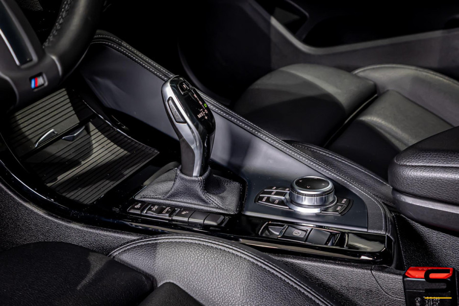 BMW X1 SDrive18i Executive Edition|NAP|HUD|Trekhaak|Cam|1eig