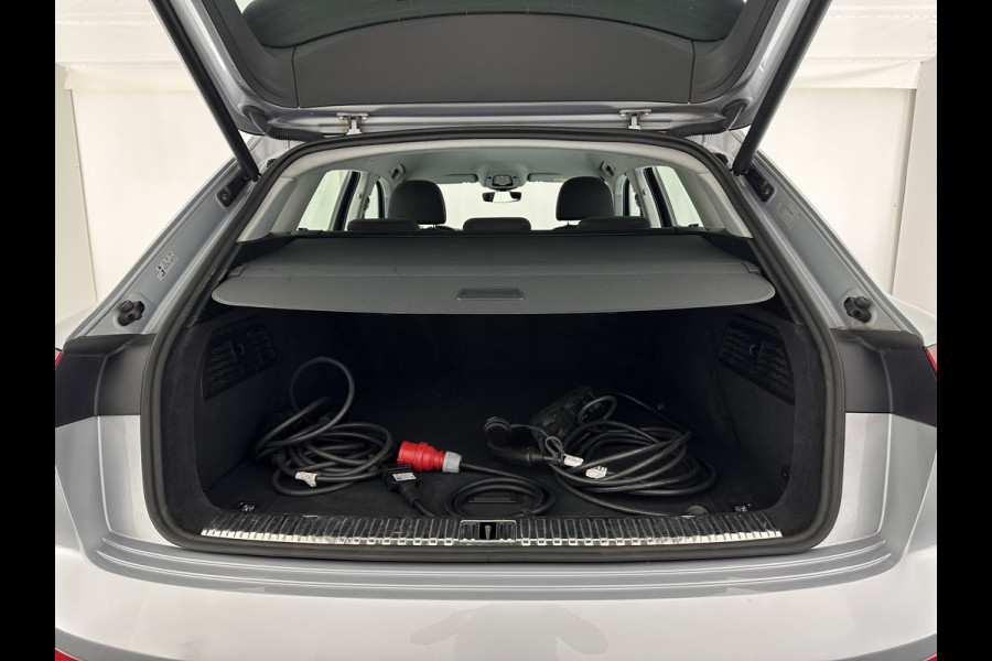 Audi e-tron 50 quattro Business edition 71 kWh [ 3-Fase ] {SOH-99%} (INCL.BTW) Aut. *HEATPUMP | FULL-LED | DIGI-COCKPIT | NAVI-FULLMAP | MEMORY-PACK |  COMFORTSEATS | KEYLESS | AUDI-SOUND | SHIFT-PADDLES | DAB+ | ECC | PDC | CRUISE | 20''ALU*