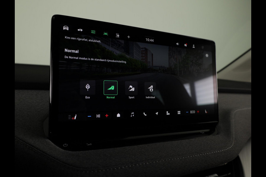 Škoda Enyaq 60 Selection 204pk | Blind Spot | Adaptive Cruise | Elek. achterklep | Navigatie | Camera |