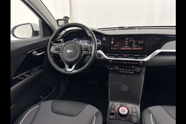 Kia e-Niro DynamicLine 64 kWh [ 3-Fase ] {SOH-100%} (INCL-BTW) Aut.*HEATPUMP | LEATHER-FABRIC | NAVI-FULLMAP | DAB+ | ADAPTIVE-CRUISE | CAMERA | HEATED-COMFORTSEATS | KEYLESS | DIGI-COCKPIT | SHIFTPADDLES | CARPLAY | LANE-ASSIST | 17"ALU*