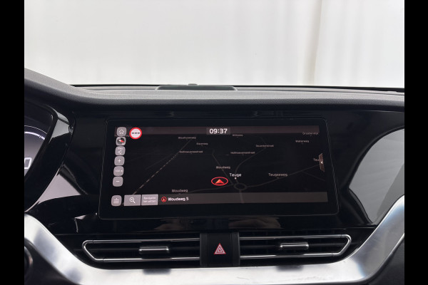 Kia e-Niro DynamicLine 64 kWh [ 3-Fase ] {SOH-100%} (INCL-BTW) Aut.*HEATPUMP | LEATHER-FABRIC | NAVI-FULLMAP | DAB+ | ADAPTIVE-CRUISE | CAMERA | HEATED-COMFORTSEATS | KEYLESS | DIGI-COCKPIT | SHIFTPADDLES | CARPLAY | LANE-ASSIST | 17"ALU*