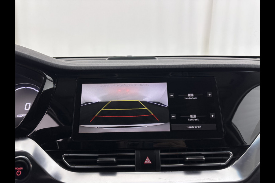 Kia e-Niro DynamicLine 64 kWh [ 3-Fase ] {SOH-100%} (INCL-BTW) Aut.*HEATPUMP | LEATHER-FABRIC | NAVI-FULLMAP | DAB+ | ADAPTIVE-CRUISE | CAMERA | HEATED-COMFORTSEATS | KEYLESS | DIGI-COCKPIT | SHIFTPADDLES | CARPLAY | LANE-ASSIST | 17"ALU*