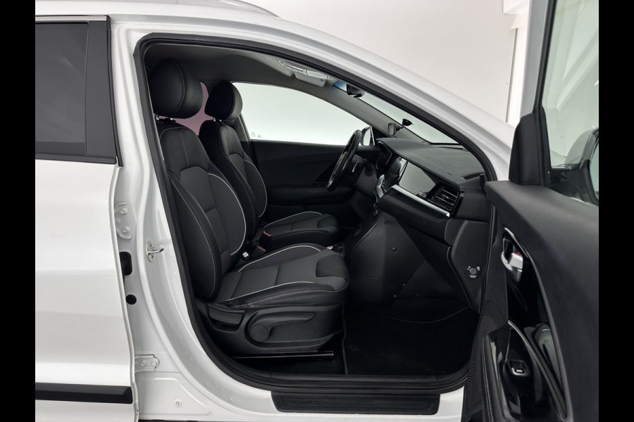 Kia e-Niro DynamicLine 64 kWh [ 3-Fase ] {SOH-100%} (INCL-BTW) Aut.*HEATPUMP | LEATHER-FABRIC | NAVI-FULLMAP | DAB+ | ADAPTIVE-CRUISE | CAMERA | HEATED-COMFORTSEATS | KEYLESS | DIGI-COCKPIT | SHIFTPADDLES | CARPLAY | LANE-ASSIST | 17"ALU*