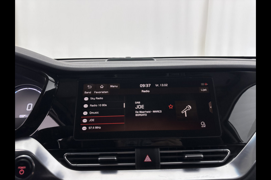 Kia e-Niro DynamicLine 64 kWh [ 3-Fase ] {SOH-100%} (INCL-BTW) Aut.*HEATPUMP | LEATHER-FABRIC | NAVI-FULLMAP | DAB+ | ADAPTIVE-CRUISE | CAMERA | HEATED-COMFORTSEATS | KEYLESS | DIGI-COCKPIT | SHIFTPADDLES | CARPLAY | LANE-ASSIST | 17"ALU*