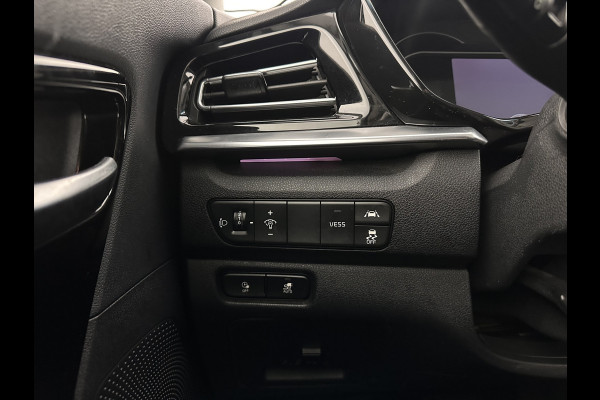 Kia e-Niro DynamicLine 64 kWh [ 3-Fase ] {SOH-100%} (INCL-BTW) Aut.*HEATPUMP | LEATHER-FABRIC | NAVI-FULLMAP | DAB+ | ADAPTIVE-CRUISE | CAMERA | HEATED-COMFORTSEATS | KEYLESS | DIGI-COCKPIT | SHIFTPADDLES | CARPLAY | LANE-ASSIST | 17"ALU*