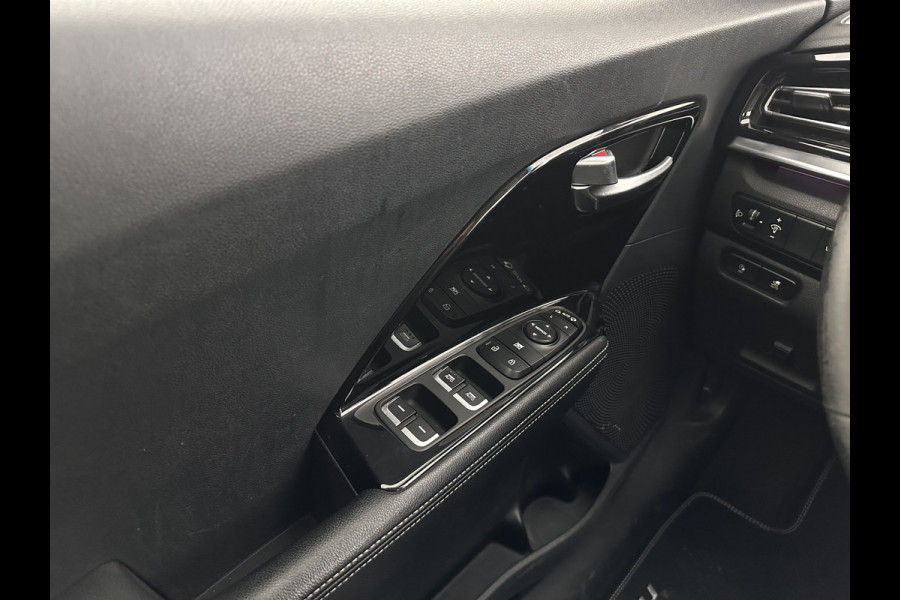 Kia e-Niro DynamicLine 64 kWh [ 3-Fase ] {SOH-100%} (INCL-BTW) Aut.*HEATPUMP | LEATHER-FABRIC | NAVI-FULLMAP | DAB+ | ADAPTIVE-CRUISE | CAMERA | HEATED-COMFORTSEATS | KEYLESS | DIGI-COCKPIT | SHIFTPADDLES | CARPLAY | LANE-ASSIST | 17"ALU*