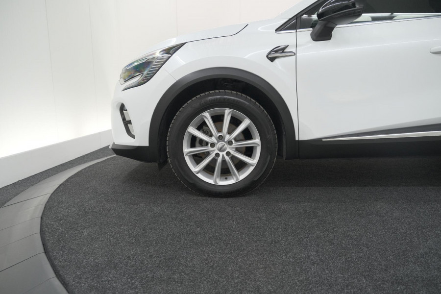 Renault Captur 1.6 E-Tech Plug-in Hybrid 160 Intens | Trekhaak | Camera | Navigatie | Parkeersensoren | Pack Winter
