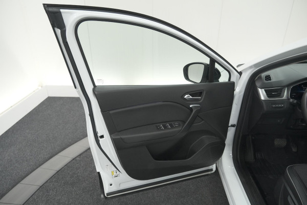 Renault Captur 1.6 E-Tech Plug-in Hybrid 160 Intens | Trekhaak | Camera | Navigatie | Parkeersensoren | Pack Winter