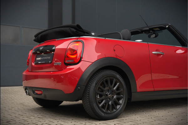 MINI Cabrio 1.5 Cooper Chili | Stoelverwarming | Cruise Control | Navigatie | Ambiance Verlichting | Parkeersensoren | Keyless | Climate Control | Black Pack | Dealer Onderhouden |