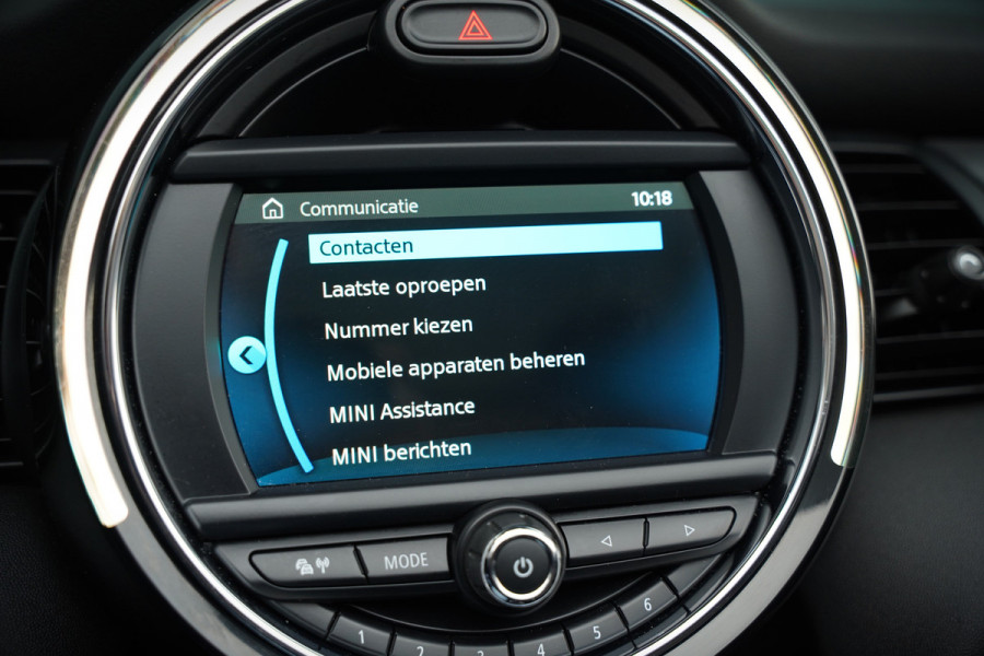 MINI Cabrio 1.5 Cooper Chili | Stoelverwarming | Cruise Control | Navigatie | Ambiance Verlichting | Parkeersensoren | Keyless | Climate Control | Black Pack | Dealer Onderhouden |