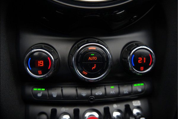 MINI Cabrio 1.5 Cooper Chili | Stoelverwarming | Cruise Control | Navigatie | Ambiance Verlichting | Parkeersensoren | Keyless | Climate Control | Black Pack | Dealer Onderhouden |