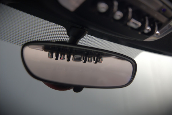 MINI Cabrio 1.5 Cooper Chili | Stoelverwarming | Cruise Control | Navigatie | Ambiance Verlichting | Parkeersensoren | Keyless | Climate Control | Black Pack | Dealer Onderhouden |