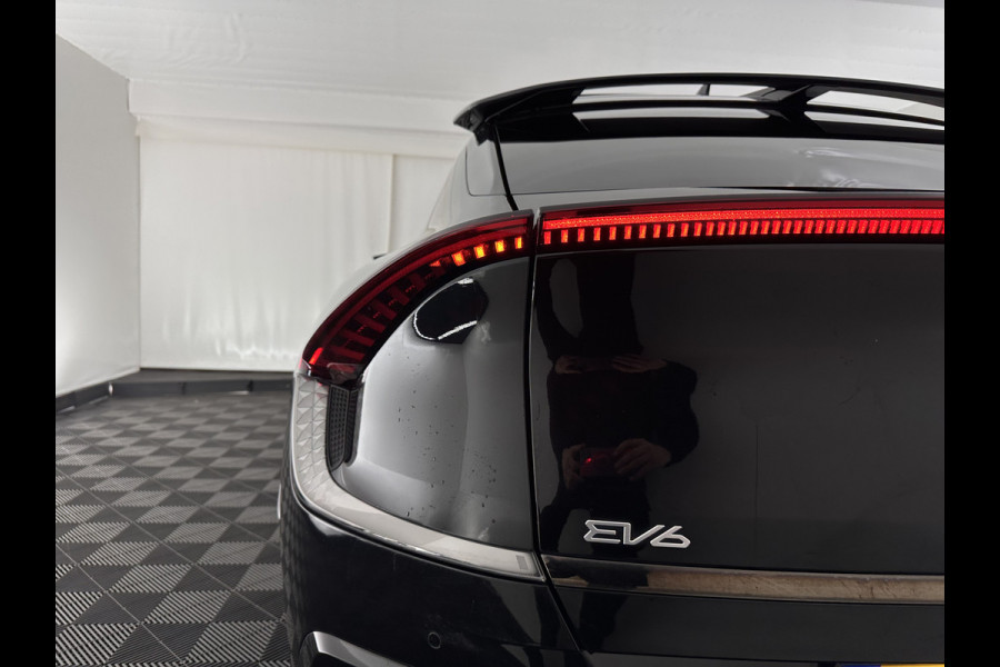 Kia Ev6 GT-Line 77.4 kWh (3-Fase-11kW) {SOH-96%} (INCL-BTW) Aut. *HEATPUMP | PANO | HEAD-UP | LEATHER-ALCANTARA | ADAPTIVE-CRUISE | DIGI-COCKPIT | MERIDIAN-AUDIO | MEMORYPACK | FULL-LED | KEYLESS | TOPVIEW | DAB | BLINDSPOT | NAVI-FULLMAP |