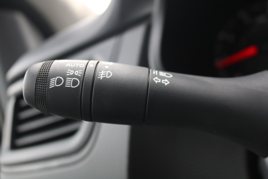 Renault Trafic 2.0 dCi 150pk L2 H1 Work Edition Automaat Airco Navigatie Trekhaak