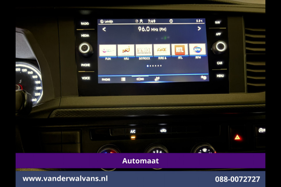 Volkswagen Transporter 2.0 TDI 150pk Automaat L1H1 Euro6 Airco | Navigatie | Camera | Cruisecontrol | Android Auto Parkeersensoren, Bijrijdersbank