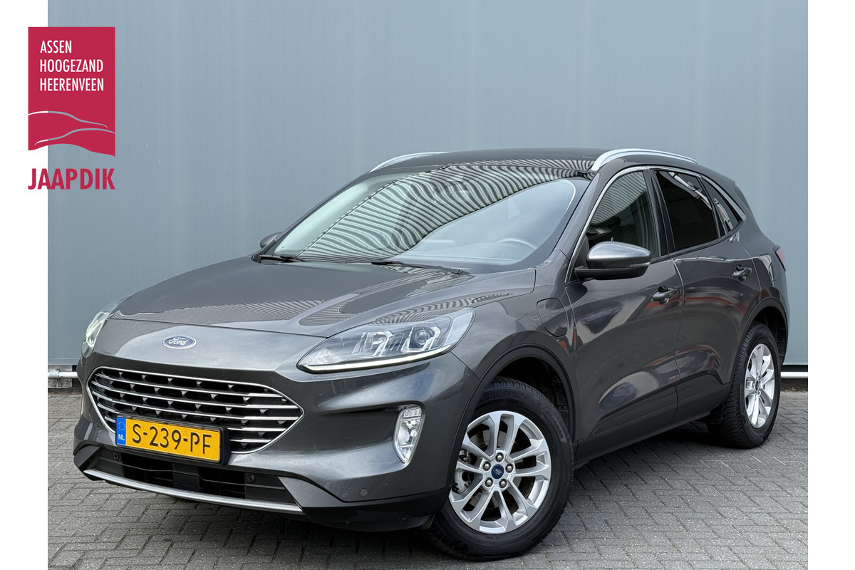 Ford Kuga BWJ 2023 | 2.5 PHEV 225PK Titanium | PANO DAK | CAMERA A | CARPLAY | CLIMA | CRUISE | NAVI | PRIV. GLAS | MULTIFUNCT. STUUR | LMV