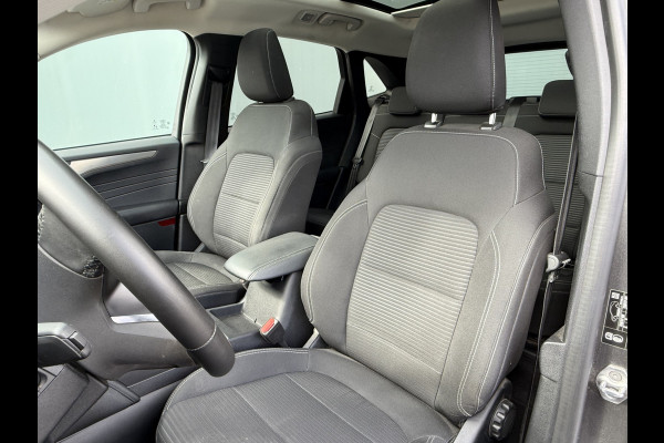 Ford Kuga BWJ 2023 | 2.5 PHEV 225PK Titanium | PANO DAK | CAMERA A | CARPLAY | CLIMA | CRUISE | NAVI | PRIV. GLAS | MULTIFUNCT. STUUR | LMV