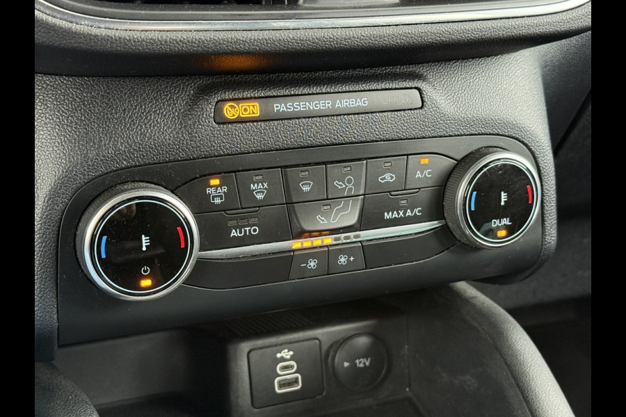 Ford Kuga BWJ 2023 | 2.5 PHEV 225PK Titanium | PANO DAK | CAMERA A | CARPLAY | CLIMA | CRUISE | NAVI | PRIV. GLAS | MULTIFUNCT. STUUR | LMV