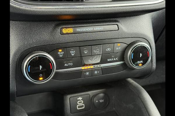 Ford Kuga BWJ 2023 | 2.5 PHEV 225PK Titanium | PANO DAK | CAMERA A | CARPLAY | CLIMA | CRUISE | NAVI | PRIV. GLAS | MULTIFUNCT. STUUR | LMV