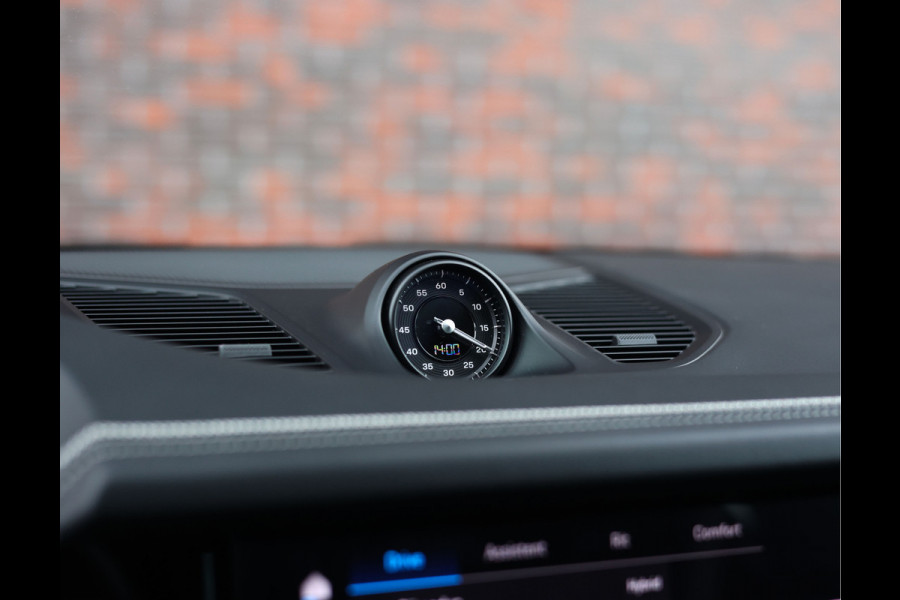 Porsche Cayenne 3.0 E-Hybrid | Pano - Trekhaak - Pas. Display