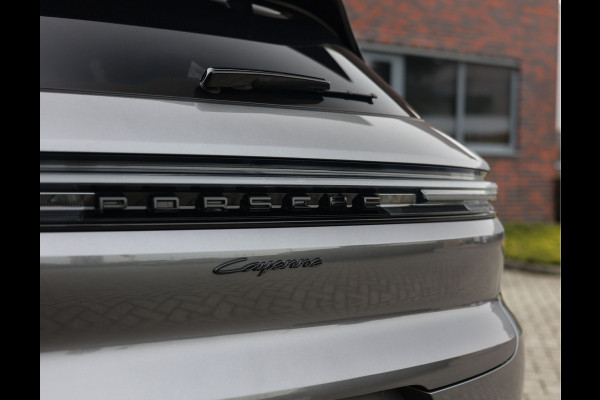 Porsche Cayenne 3.0 E-Hybrid | Pano - Trekhaak - Pas. Display