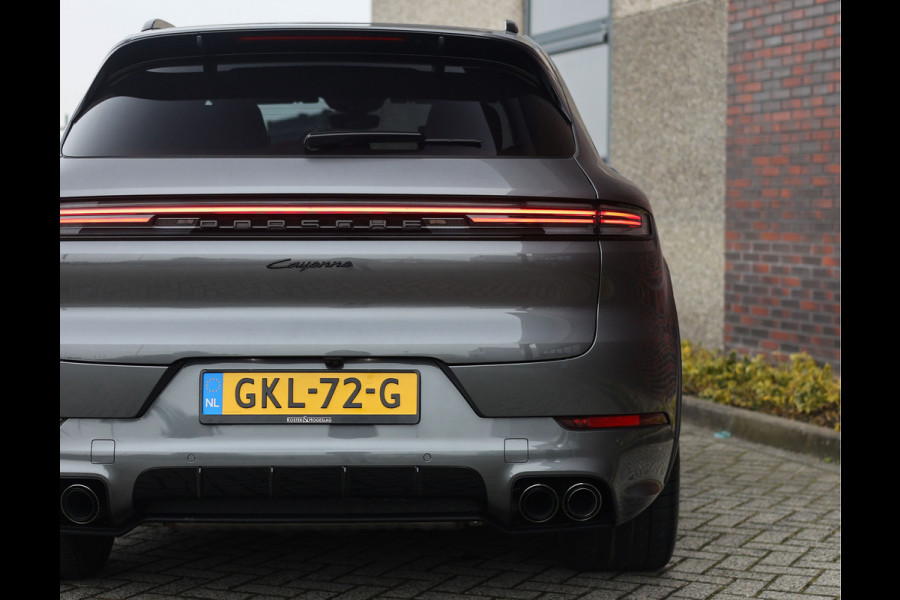 Porsche Cayenne 3.0 E-Hybrid | Pano - Trekhaak - Pas. Display