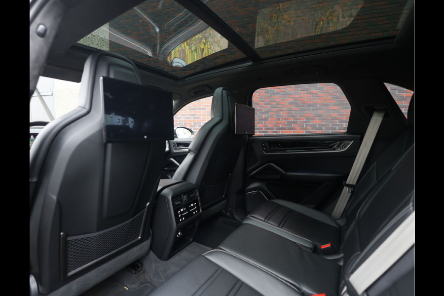 Porsche Cayenne 3.0 E-Hybrid | Pano - Trekhaak - Pas. Display