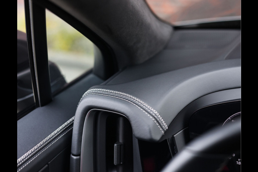 Porsche Cayenne 3.0 E-Hybrid | Pano - Trekhaak - Pas. Display