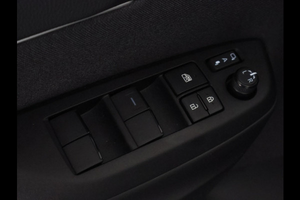 Toyota Yaris Cross 1.5 Hybrid 115 Dynamic Luxury Bi-Tone | Stuur-& Stoelverwarming | Apple Carplay & AndroidAUTO | Privacy Glass |