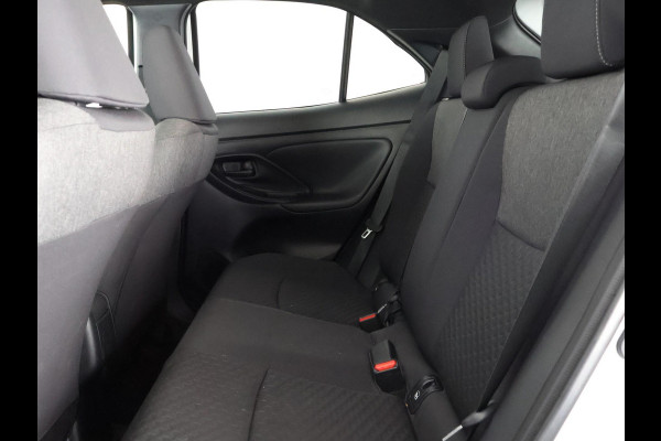 Toyota Yaris Cross 1.5 Hybrid 115 Dynamic Luxury Bi-Tone | Stuur-& Stoelverwarming | Apple Carplay & AndroidAUTO | Privacy Glass |