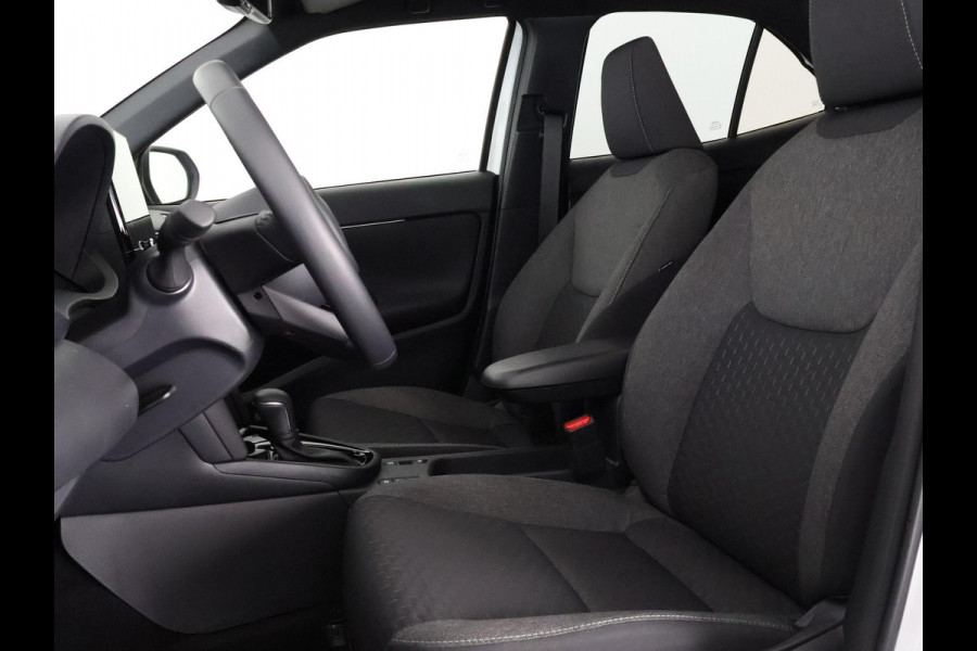 Toyota Yaris Cross 1.5 Hybrid 115 Dynamic Luxury Bi-Tone | Stuur-& Stoelverwarming | Apple Carplay & AndroidAUTO | Privacy Glass |