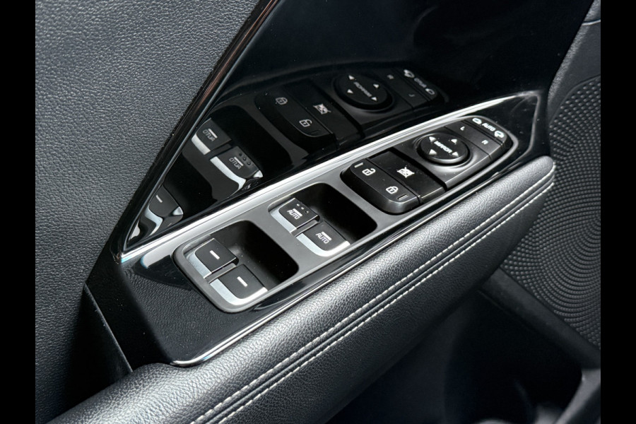 Kia e-Niro DynamicPlusLine 64 kWh | SoH 100% | Schuifdak | Apple Carplay | Stoel/Stuurverwarming