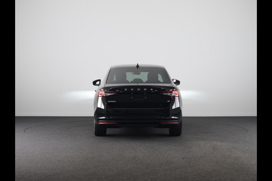 Škoda Superb Business Edition PHEV 1.5 TSI 204 pk 6 versn. DSG | Trekhaak wegklapbaar | Chrome pakket | 18 inch lichtmetalen velgen