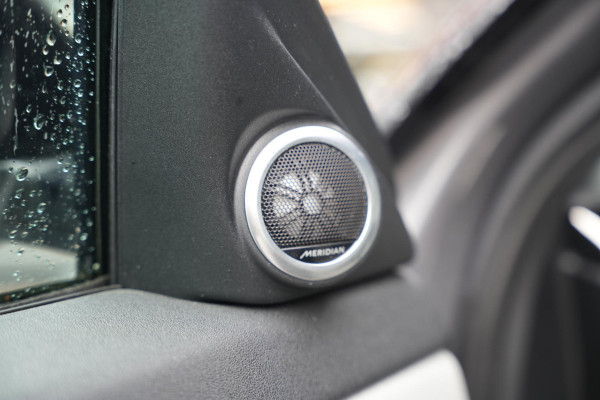 Land Rover Range Rover Evoque 2.0 P200 AWD R-Dynamic S Open Panoramadak Meridian Matrix LED Leer