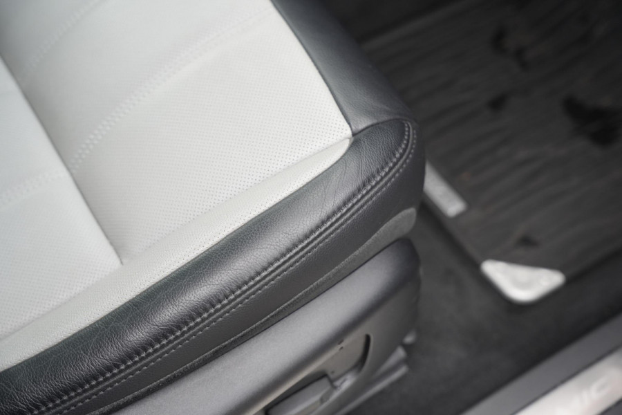 Land Rover Range Rover Evoque 2.0 P200 AWD R-Dynamic S Open Panoramadak Meridian Matrix LED Leer