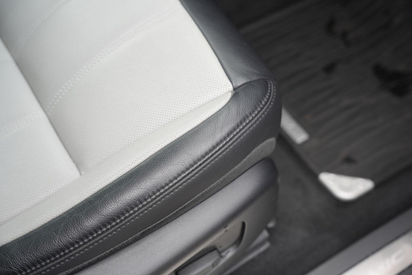 Land Rover Range Rover Evoque 2.0 P200 AWD R-Dynamic S Open Panoramadak Meridian Matrix LED Leer