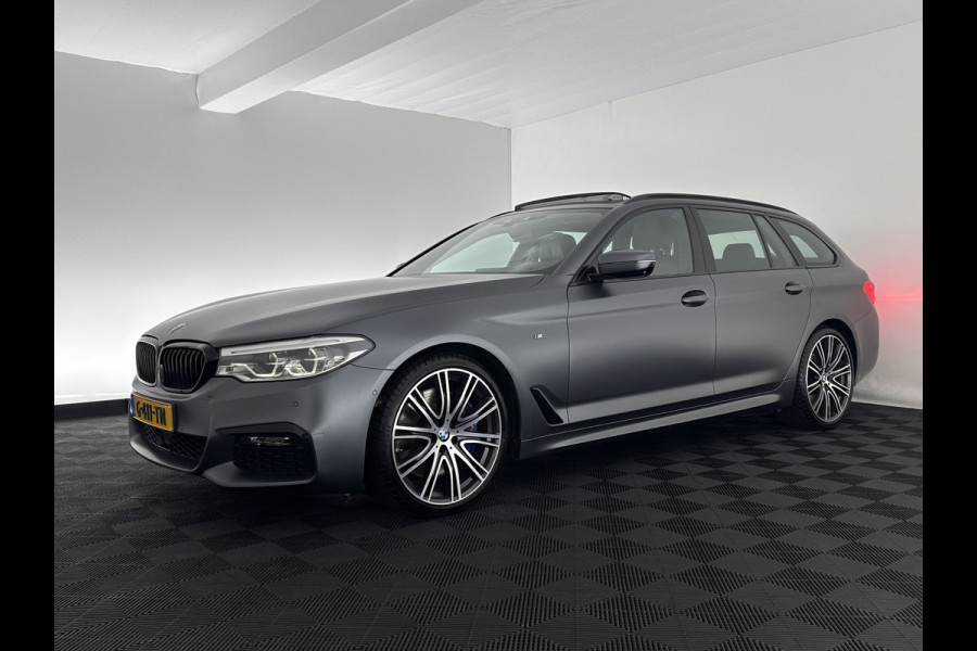 BMW 5 Serie Touring 540i xDrive M-Sportpack High Executive Aut. *PANO | LEATHER | FULL-LED | ADAPTIVE-CRUISE | DIGI-COCKPIT | MEMORY-PACK | BLINDSPOT | TOPVIEW | HARMAN/KARDON | KEYLESS | DIGI-COCKPIT | HEATED-COMFORTSEATS | AMBIENTLIGHT | HEAD-UP |