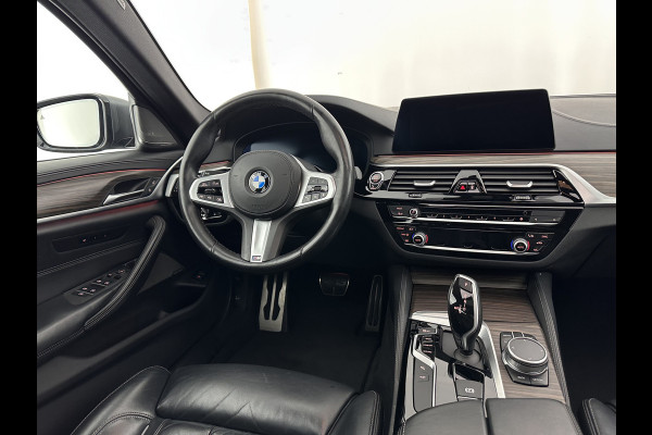 BMW 5 Serie Touring 540i xDrive M-Sportpack High Executive Aut. *PANO | LEATHER | FULL-LED | ADAPTIVE-CRUISE | DIGI-COCKPIT | MEMORY-PACK | BLINDSPOT | TOPVIEW | HARMAN/KARDON | KEYLESS | DIGI-COCKPIT | HEATED-COMFORTSEATS | AMBIENTLIGHT | HEAD-UP |