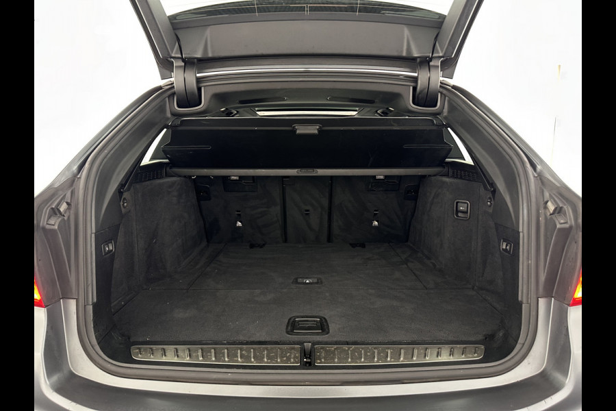 BMW 5 Serie Touring 540i xDrive M-Sportpack High Executive Aut. *PANO | LEATHER | FULL-LED | ADAPTIVE-CRUISE | DIGI-COCKPIT | MEMORY-PACK | BLINDSPOT | TOPVIEW | HARMAN/KARDON | KEYLESS | DIGI-COCKPIT | HEATED-COMFORTSEATS | AMBIENTLIGHT | HEAD-UP |