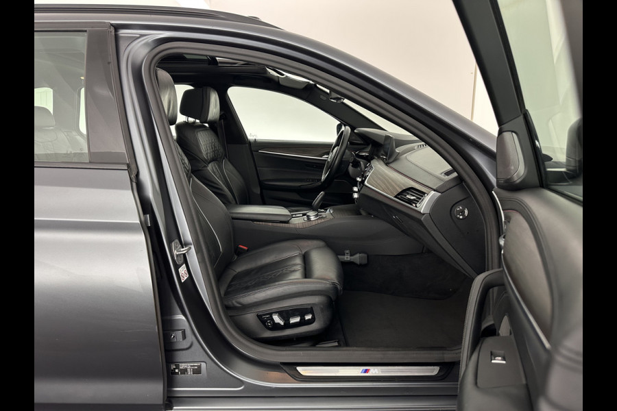BMW 5 Serie Touring 540i xDrive M-Sportpack High Executive Aut. *PANO | LEATHER | FULL-LED | ADAPTIVE-CRUISE | DIGI-COCKPIT | MEMORY-PACK | BLINDSPOT | TOPVIEW | HARMAN/KARDON | KEYLESS | DIGI-COCKPIT | HEATED-COMFORTSEATS | AMBIENTLIGHT | HEAD-UP |