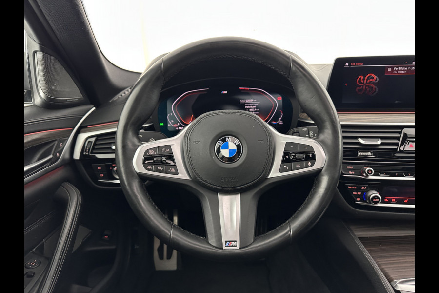BMW 5 Serie Touring 540i xDrive M-Sportpack High Executive Aut. *PANO | LEATHER | FULL-LED | ADAPTIVE-CRUISE | DIGI-COCKPIT | MEMORY-PACK | BLINDSPOT | TOPVIEW | HARMAN/KARDON | KEYLESS | DIGI-COCKPIT | HEATED-COMFORTSEATS | AMBIENTLIGHT | HEAD-UP |