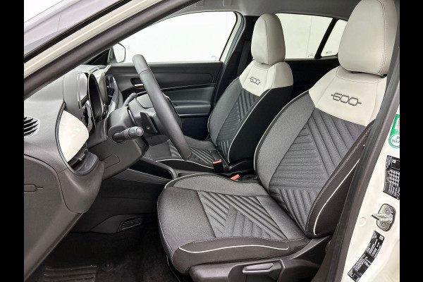 Fiat 600 1.2 Hybrid Bicolore CAMERA | CLIMA | DODEHOEKDETECT | NAVI-CARPLAY