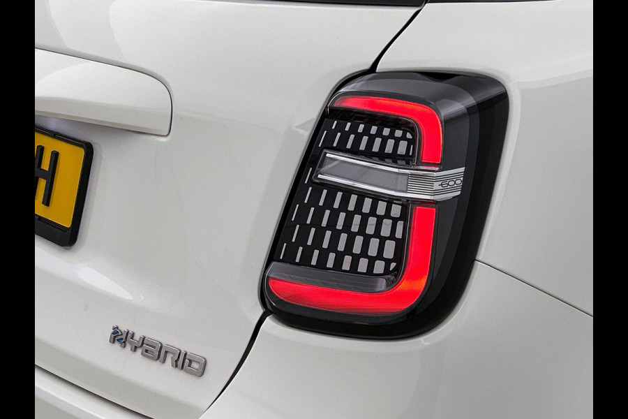 Fiat 600 1.2 Hybrid Bicolore CAMERA | CLIMA | DODEHOEKDETECT | NAVI-CARPLAY