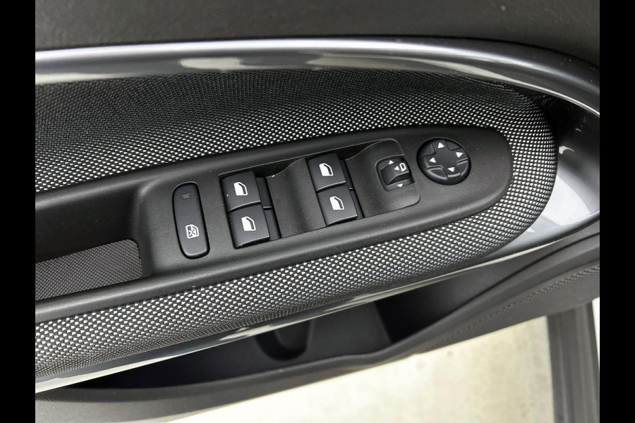 Fiat 600 1.2 Hybrid Bicolore CAMERA | CLIMA | DODEHOEKDETECT | NAVI-CARPLAY