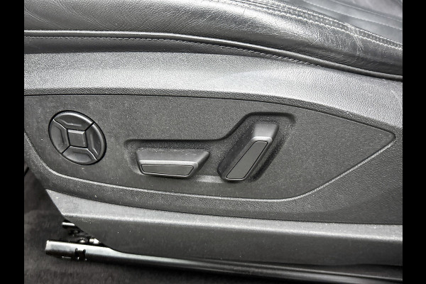 Audi e-tron Sportback 55 quattro Business edition Plus 95 kWh (PANO, STOELVERWARMING, LUCHTVERING, CARPLAY, PARKEERSENSOREN)