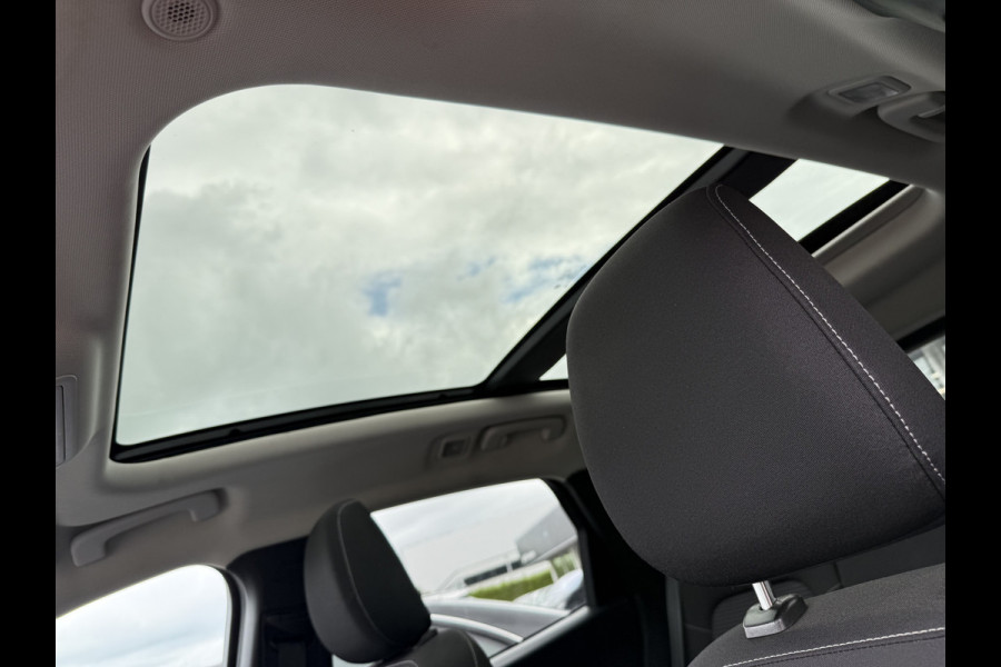 Ford Kuga BWJ 2023 | 2.5 PHEV 225PK Titanium | PANO DAK | CAMERA A | CARPLAY | CLIMA | CRUISE | NAVI | PRIV. GLAS | MULTIFUNCT. STUUR | LMV