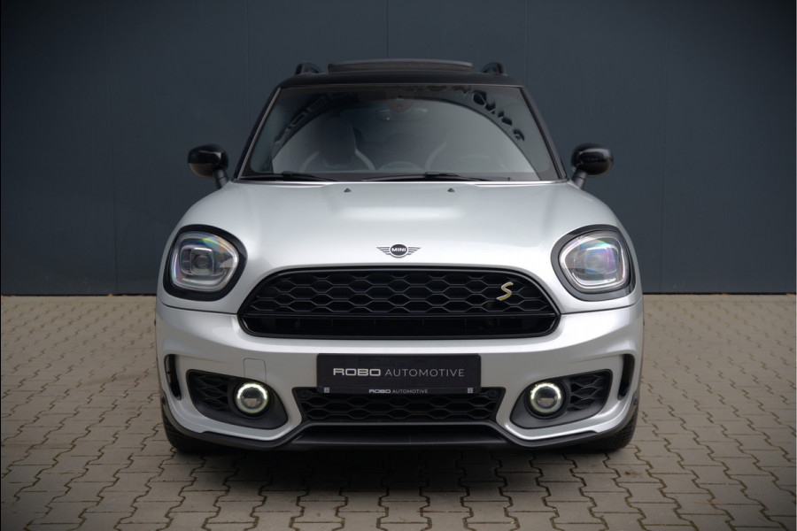 MINI Countryman 1.5 Cooper S E ALL4 | JCW | Panoramadak | Stoelverwarming | Harman Kardon | Head-Up Display | John Cooper Works | Camera | Apple Carplay | Parkeersensoren | Keyless |