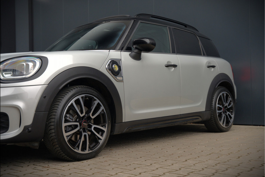 MINI Countryman 1.5 Cooper S E ALL4 | JCW | Panoramadak | Stoelverwarming | Harman Kardon | Head-Up Display | John Cooper Works | Camera | Apple Carplay | Parkeersensoren | Keyless |