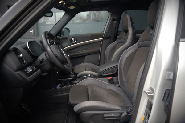 MINI Countryman 1.5 Cooper S E ALL4 | JCW | Panoramadak | Stoelverwarming | Harman Kardon | Head-Up Display | John Cooper Works | Camera | Apple Carplay | Parkeersensoren | Keyless |