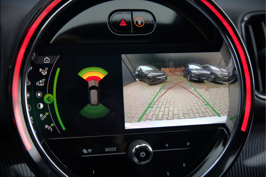 MINI Countryman 1.5 Cooper S E ALL4 | JCW | Panoramadak | Stoelverwarming | Harman Kardon | Head-Up Display | John Cooper Works | Camera | Apple Carplay | Parkeersensoren | Keyless |